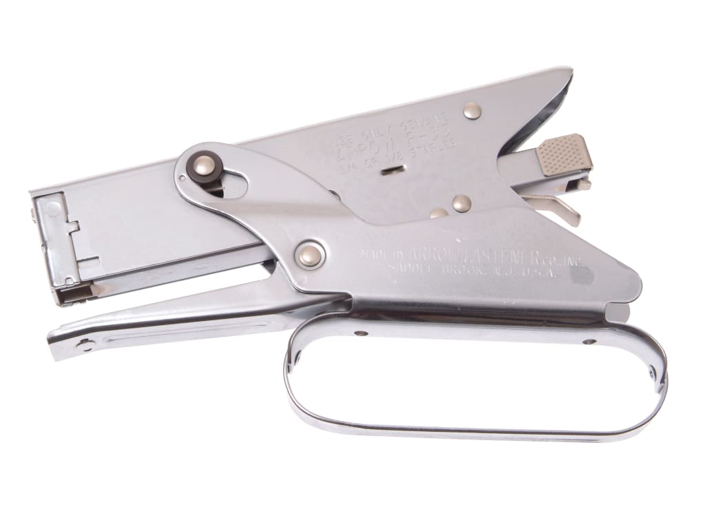 P22 Plier-Type Stapler