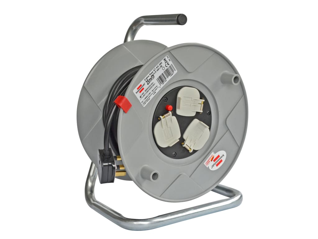 AK 260 Cable Reel 240V 13A 3-Socket 25m
