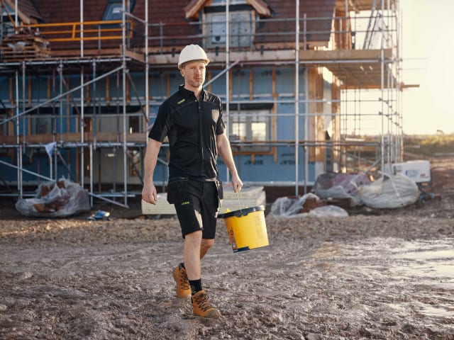 Whistler Black Stretch Holster Shorts Waist 42in