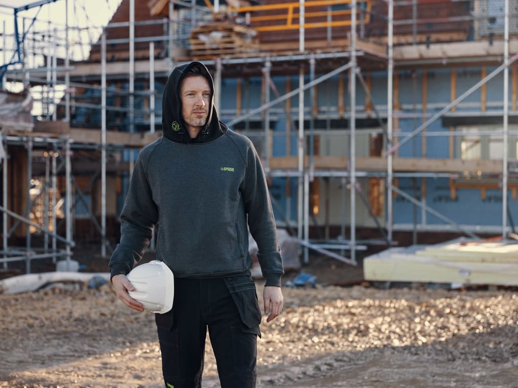Kingston Hooded Sweatshirt -  L (41/43in)