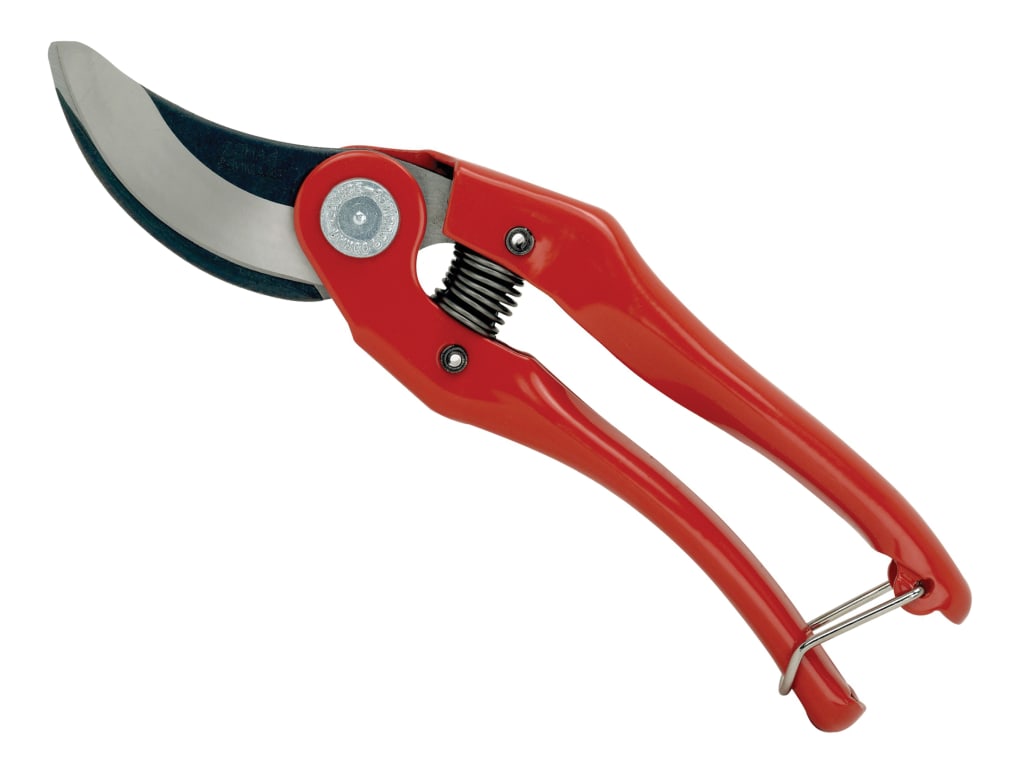 P121-20 Bypass Secateurs 20mm Capacity                                          