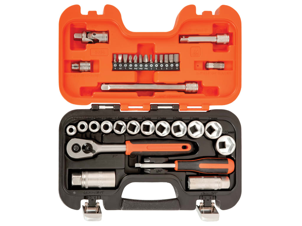 S330 3/8in Drive Socket Set, 34 Piece                                           