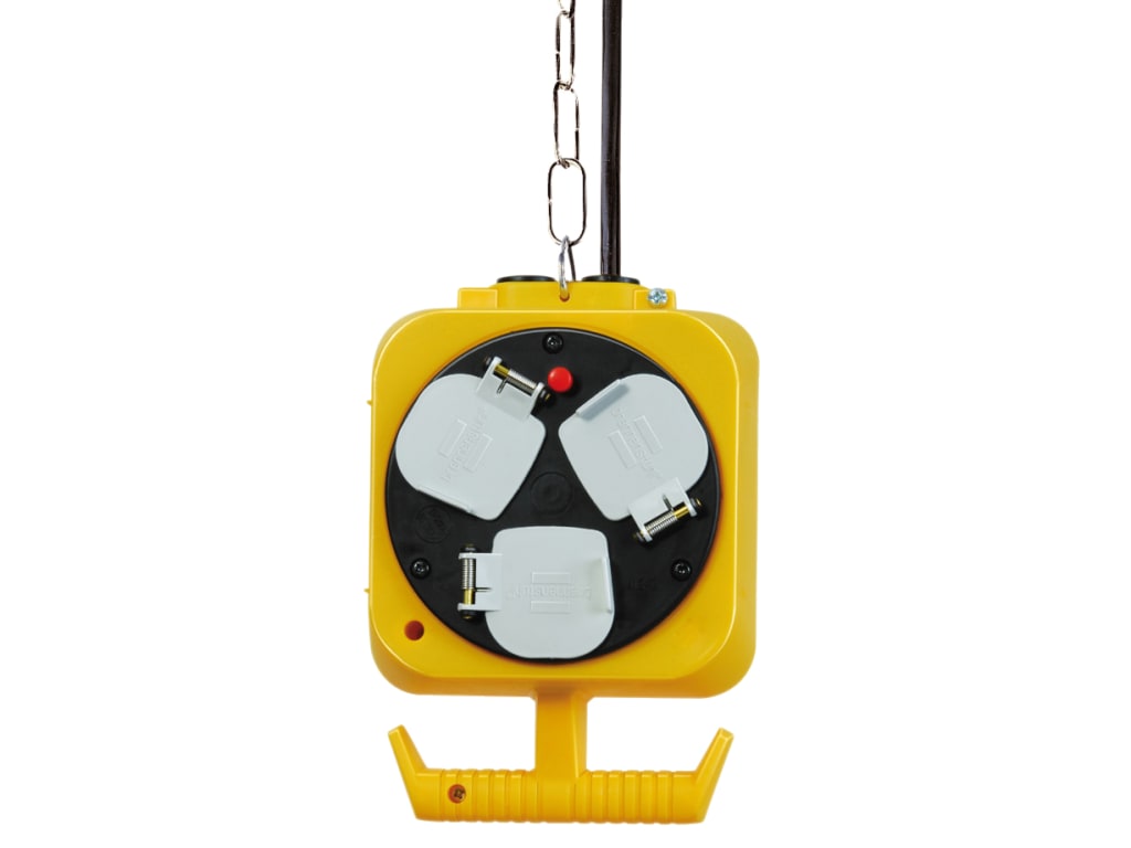 Hanging Extension Cable 240V 13A 6-Socket 5m                                    