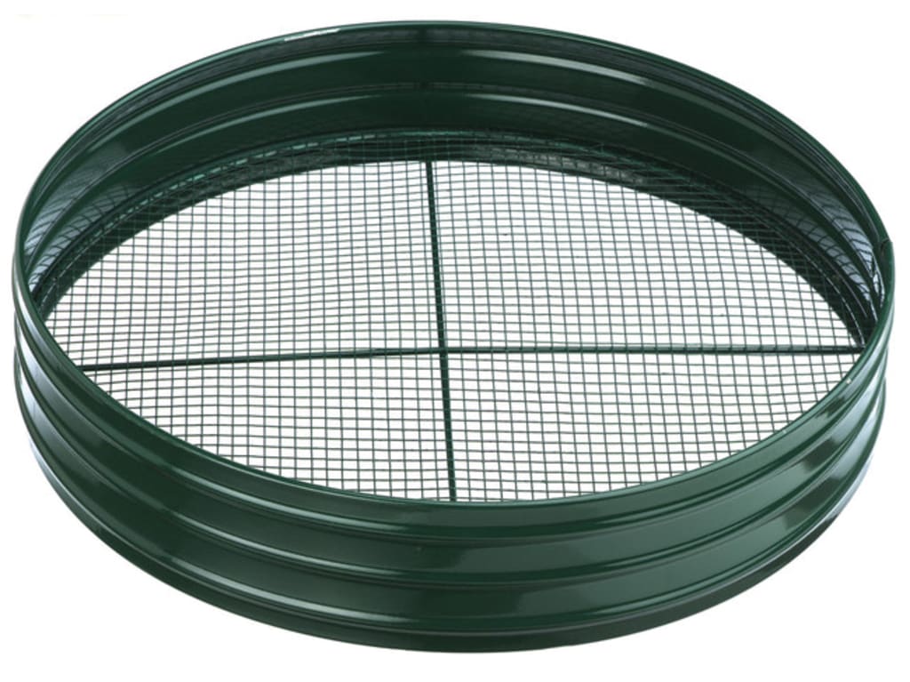 Premier Garden Riddle 1/4in Mesh                                                