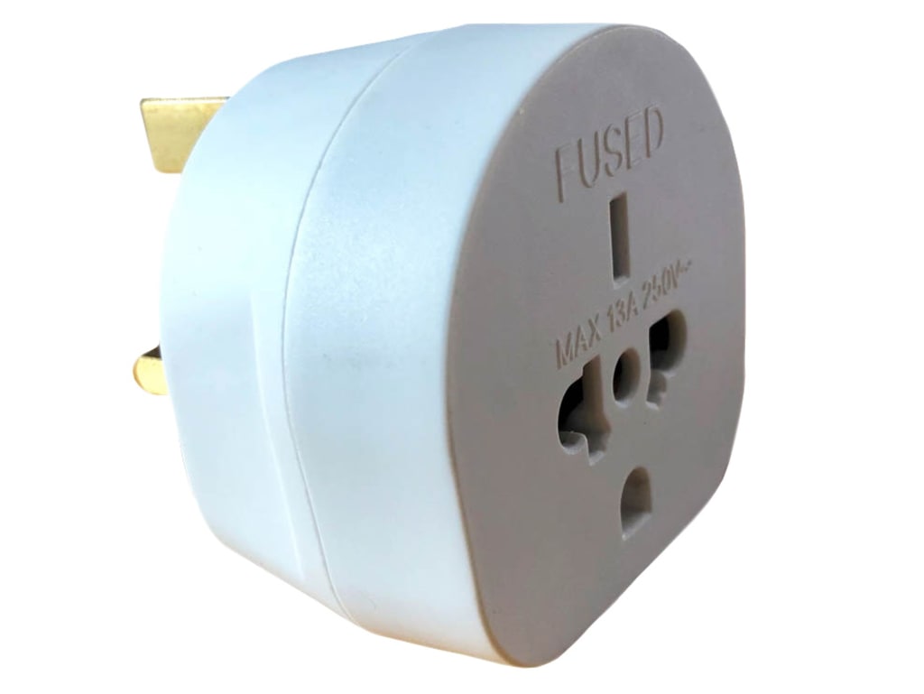 EU/US/CAN/AUS to UK Adaptor 13A                                                 