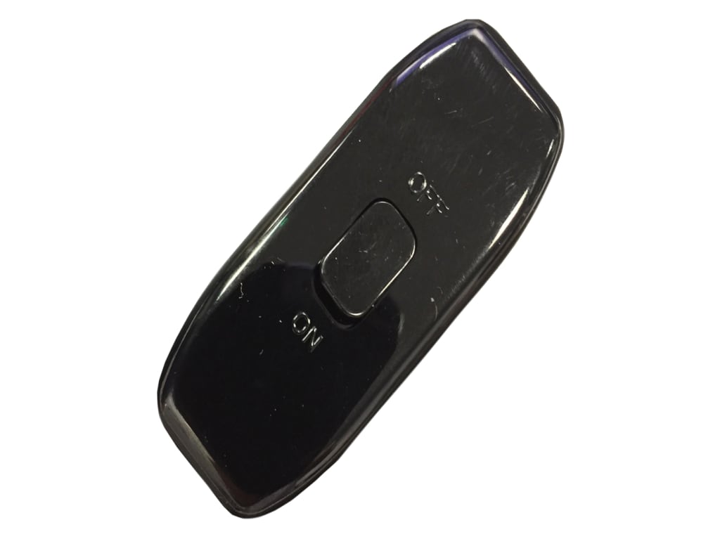 3 Core Through Switch 6A Black                                                  