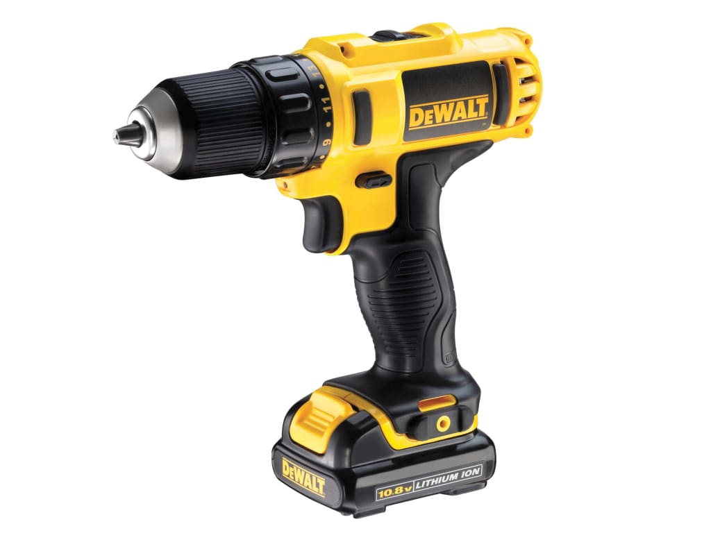 DCD710D2 Sub-Compact Drill Driver 10.8V 2 x 2.0Ah Li-ion                        