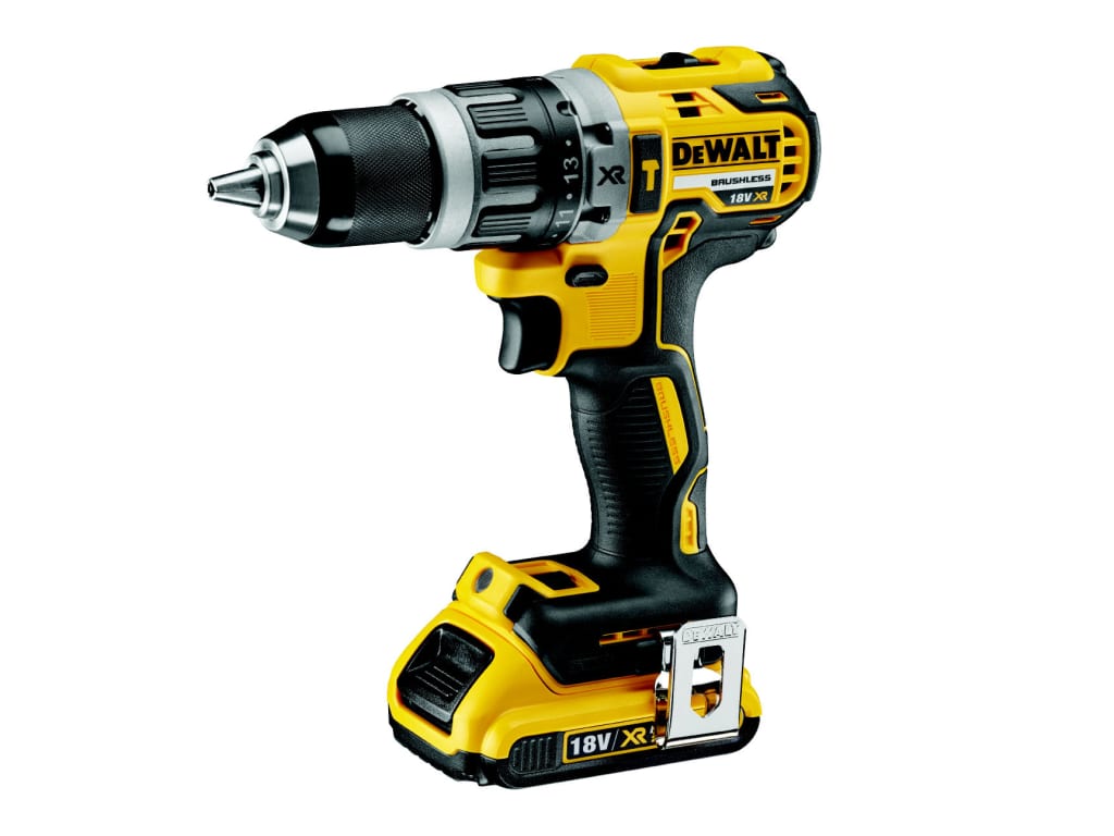 DCD796D2 XR Brushless Combi Drill 18V 2 x 2.0Ah Li-ion                          