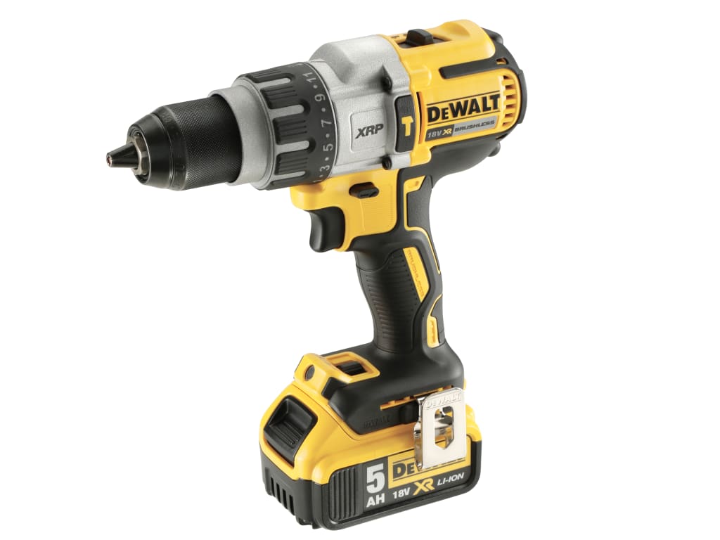 DCD996P2 XR Brushless Combi Drill 18V 2 x 5.0Ah Li-ion                          