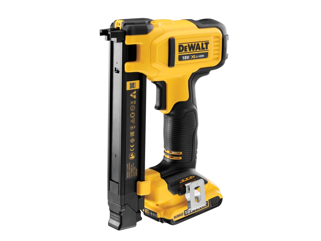 DCN701D2 XR Electrician's Stapler 18V 2 x 2.0Ah Li-ion                          