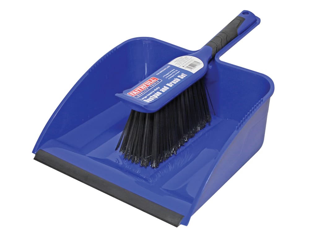 Large Plastic Dustpan & Brush Set                                               