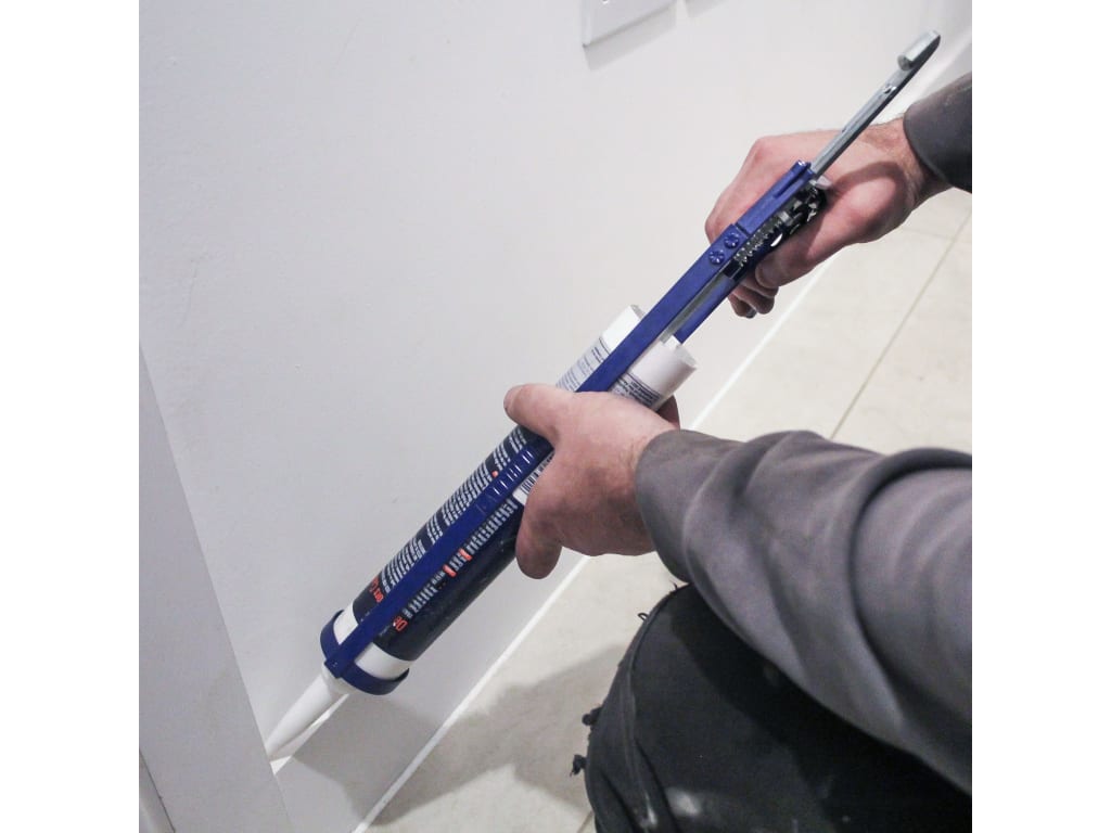 CAULK GUN