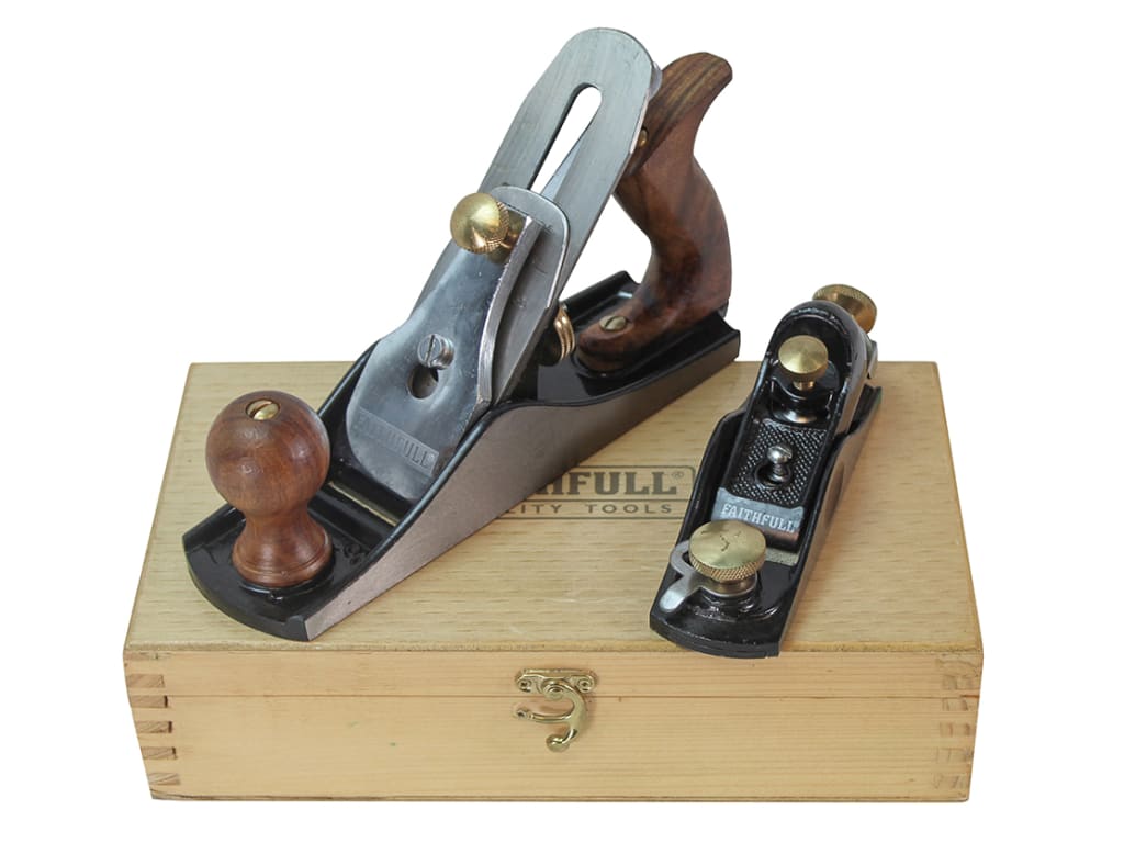 No.4 Plane & No.60 1/2 Plane in Wooden Box                                      