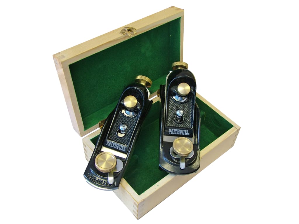 No.9 1/2 & No.60 1/2 Block Planes in Wooden Box                                 