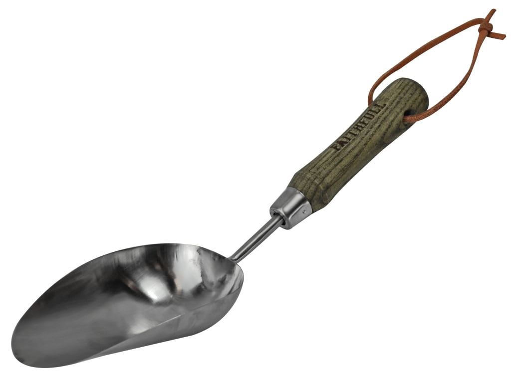 Prestige Stainless Steel Hand Scoop Ash Handle                                  