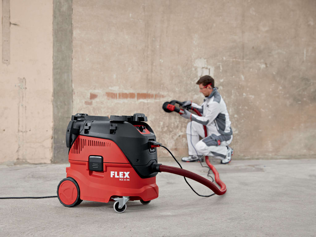 VCE 33 M AC Vacuum Cleaner M-Class with Power Take Off 1400W 110V