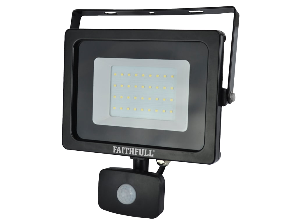 SMD LED Security Light with PIR 30W 2400 lumen 240V                             