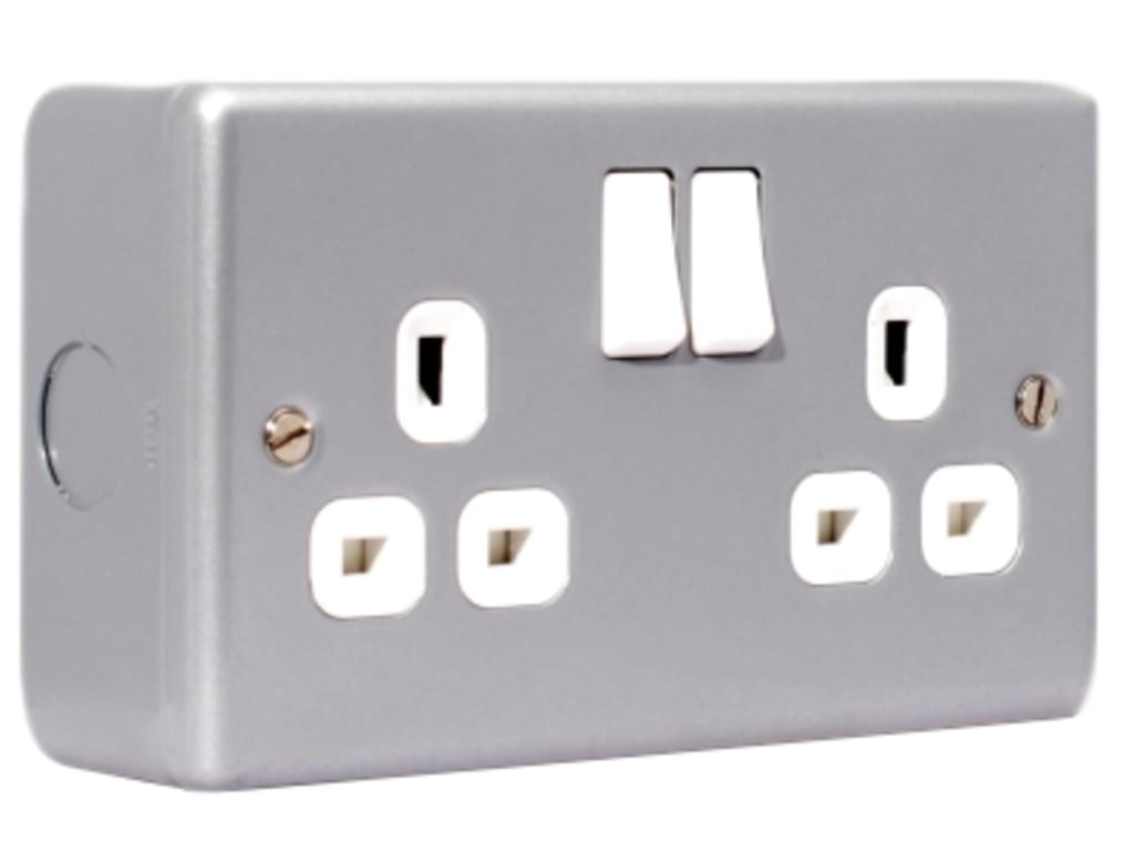 Metal Clad Switched Socket 2-Gang 13A                                           