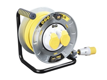 PRO-XT Metal Cable Reel 110V 16A Thermal Cut-Out 30m                            